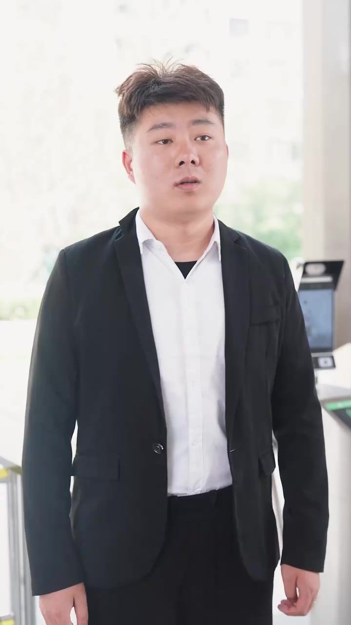 拽媽攜崽歸來（一胎三寶，神秘爹地竟是大佬）(全集)